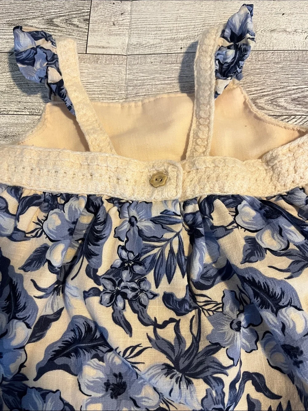 Tommy Bahama Cream and Blue Floral  Set Size 12 Months